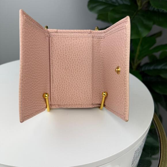 💎✨Authentic Gucci GG Marmont Logo Leather Trifold Wallet - Picture 2 of 7